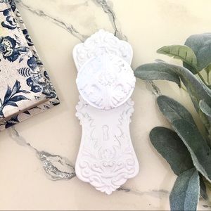 White Doorknob Hanger 🌻